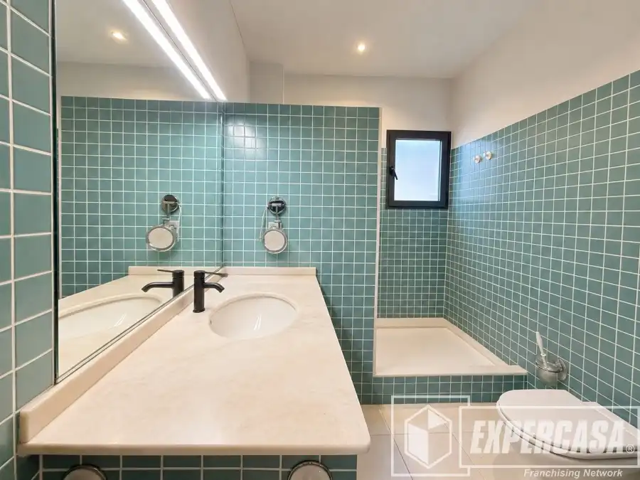 Bany de Casa o xalet en venda en Llíria amb Aire condicionat, Terrassa i Traster