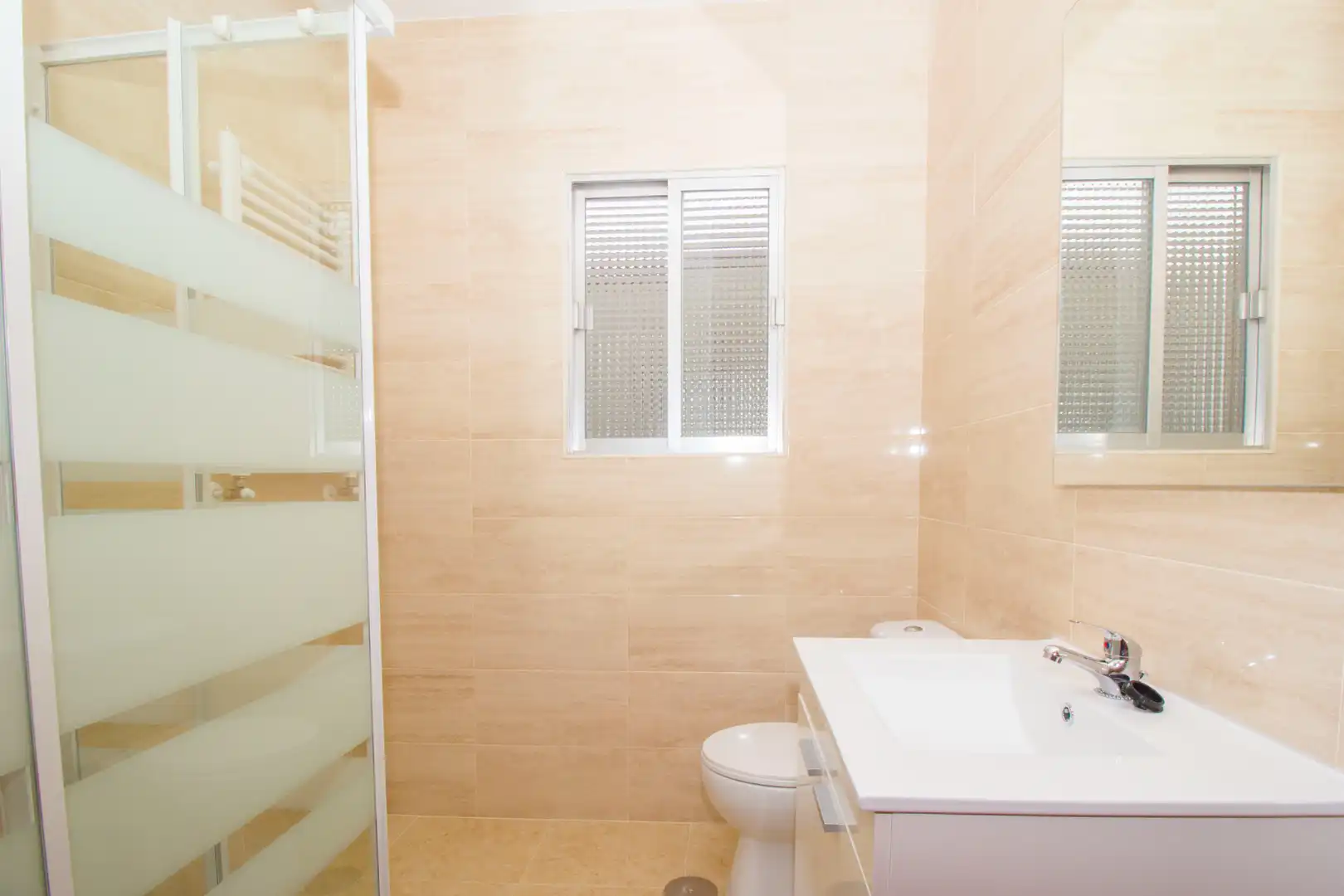 Badezimmer von Wohnung zum Verkauf in Parla