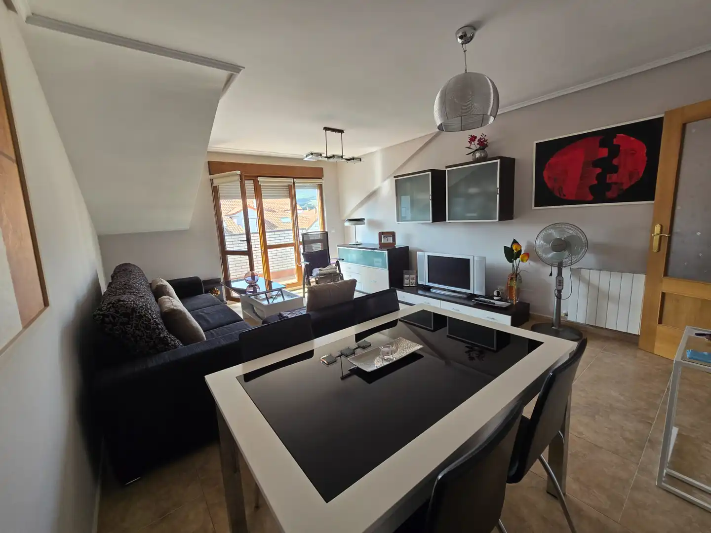 Sala de estar de Ático en venta en Bareyo con Calefacción, Terraza y Amueblado