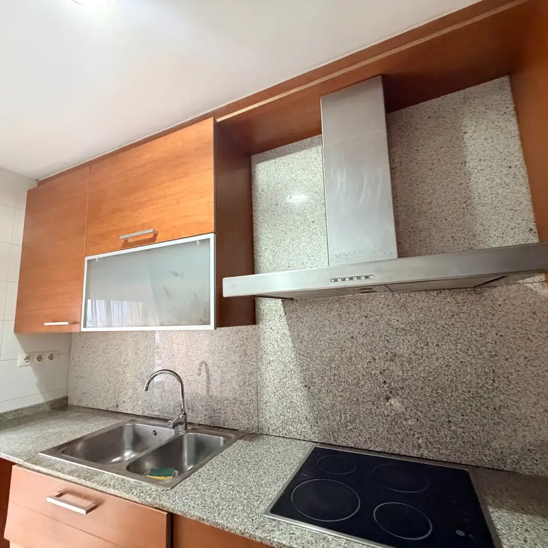 Cuina de Pis en venda en Terrassa amb Calefacció, Terrassa i Moblat