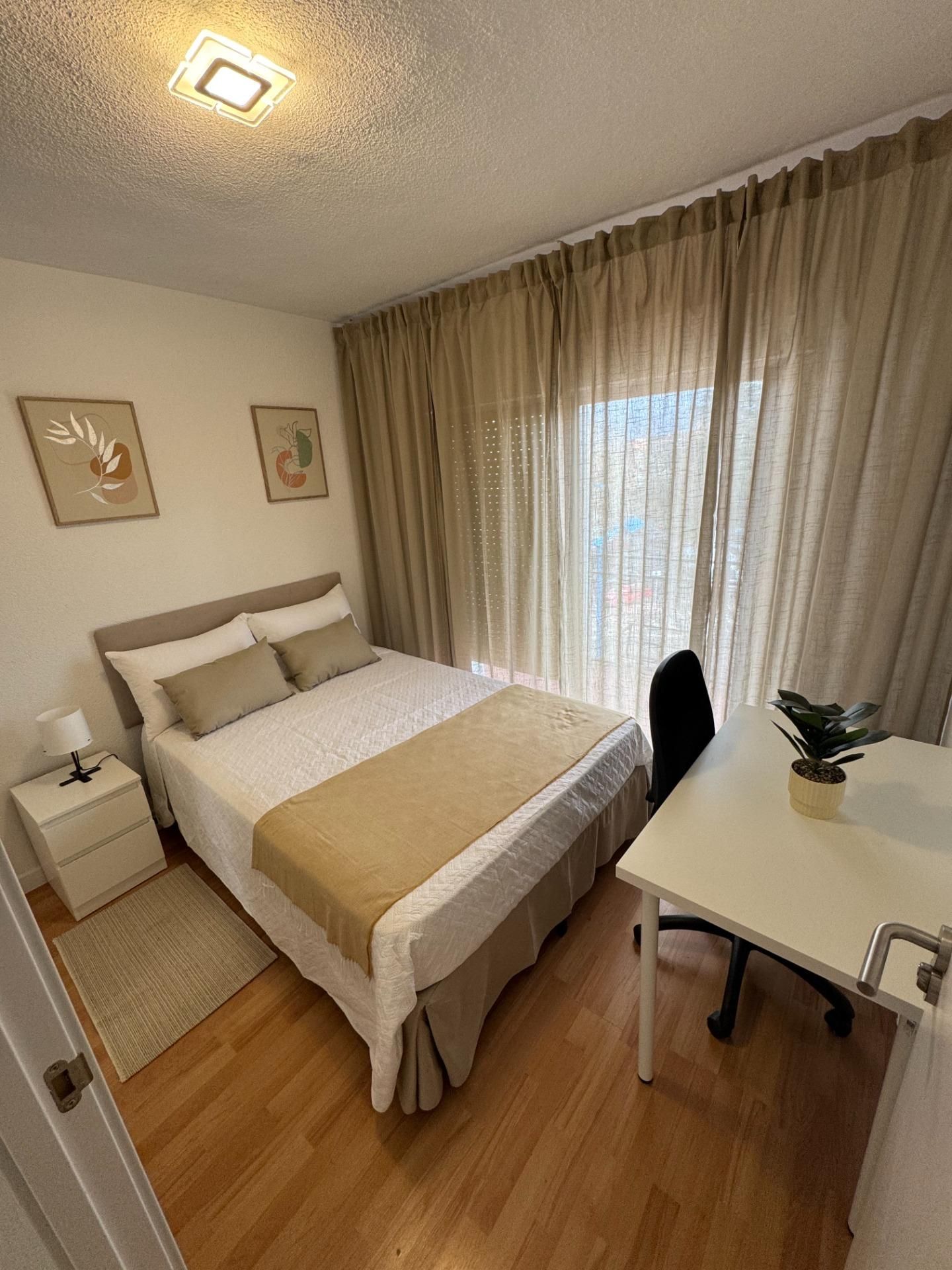 Dormitori de Pis per a compartir en Leganés amb Parquet