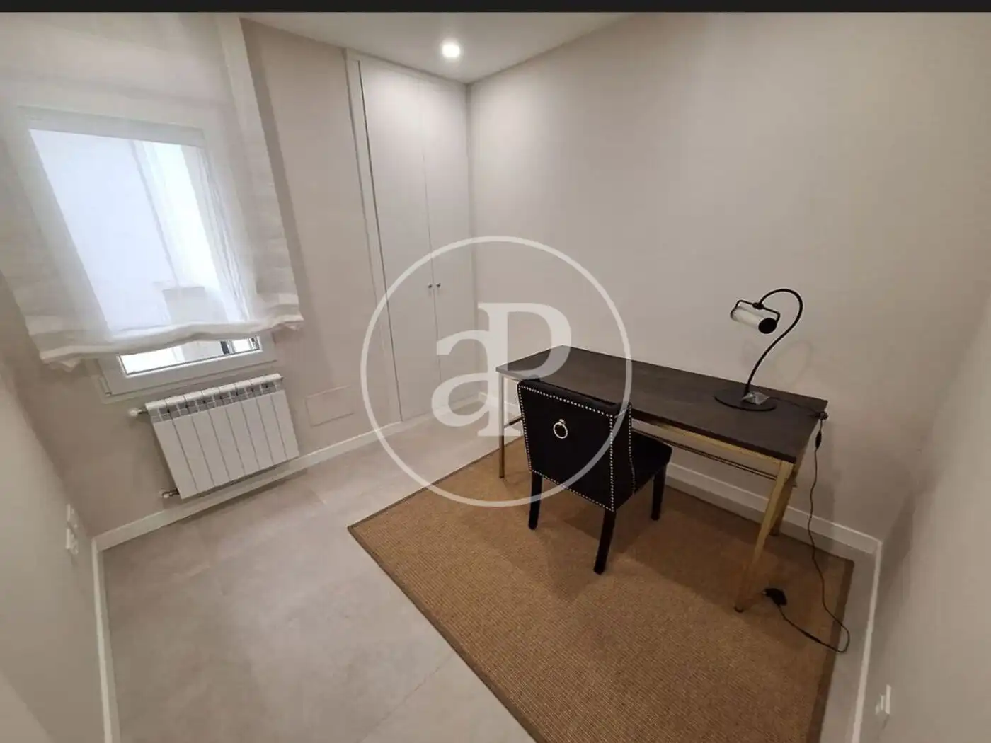 Wohnung zur Miete in Av. de Peris i Valero, Mont-Olivet