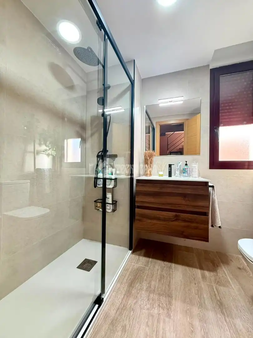 Bany de Casa o xalet en venda en Valdemoro amb Terrassa, Traster i Piscina