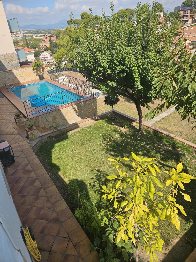 Garden of House or chalet for sale in Cerdanyola del Vallès  with Air Conditioner, Heating and Private garden