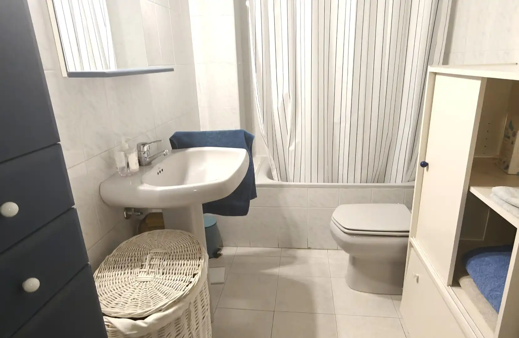 Baño de Apartamento en venta en Zaragoza con Aire acondicionado, Calefacción y Parquet