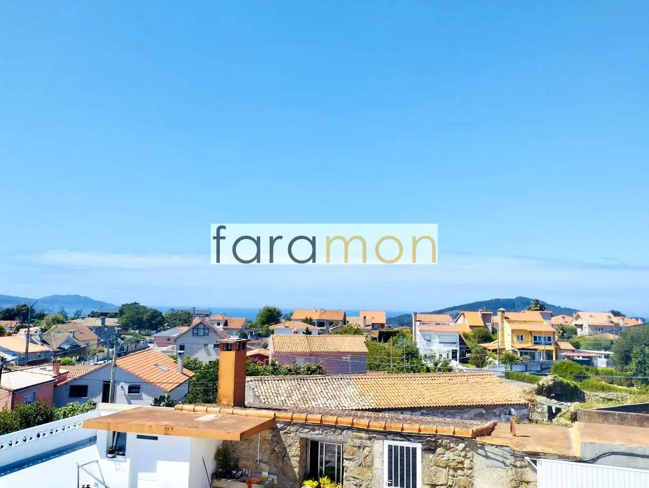 Vista exterior de Casa o xalet en venda en Nigrán amb Calefacció, Jardí privat i Terrassa