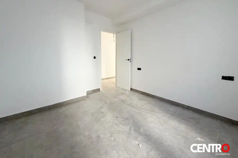 Wohnung zum Verkauf in Cenes de la Vega mit Klimaanlage, Heizung und Privatgarten