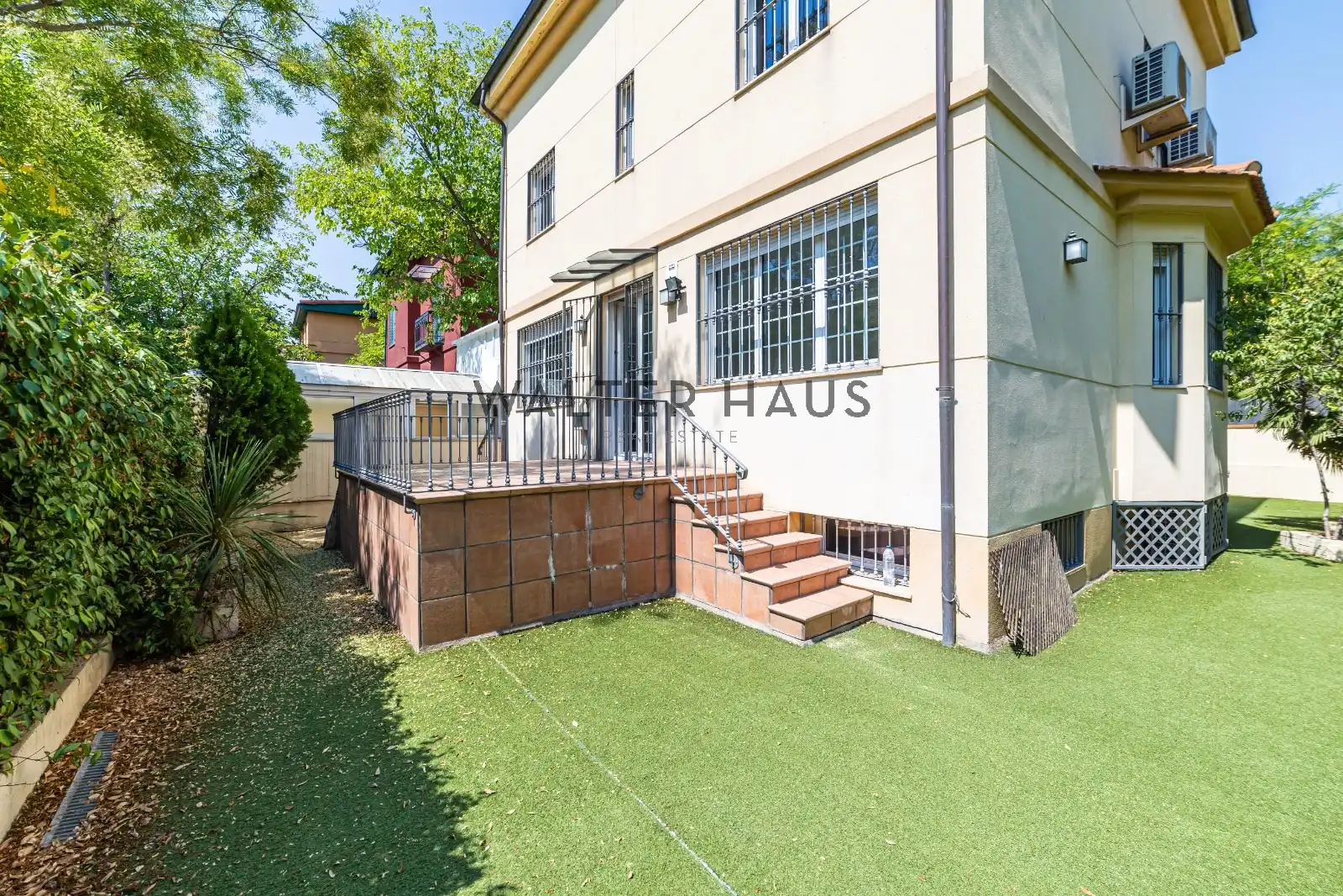 Vista exterior de Casa o chalet en venta en Madrid con Aire acondicionado, Jardín privado y Terraza