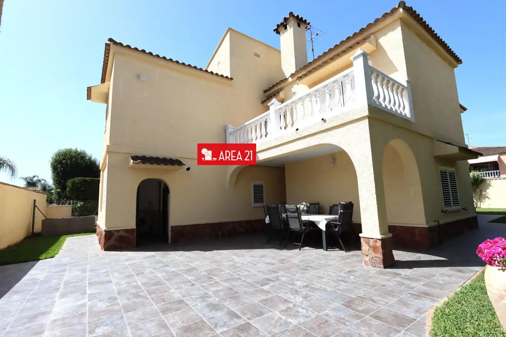 Exterior view of Houses for sale in La Pobla de Vallbona  with Heating, Terrace and Storage room