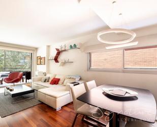 Living room of Flat for sale in Sant Cugat del Vallès  with Air Conditioner, Heating and Swimming Pool