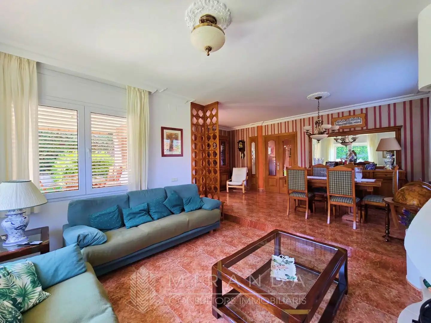 Sala d'estar de Casa o xalet en venda en Canovelles amb Calefacció, Jardí privat i Terrassa