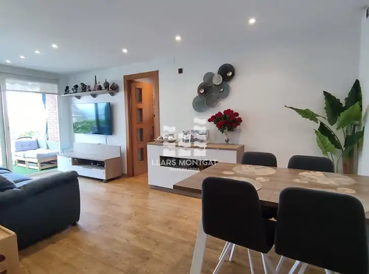 Sala d'estar de Pis en venda en Montgat amb Aire condicionat, Calefacció i Parquet
