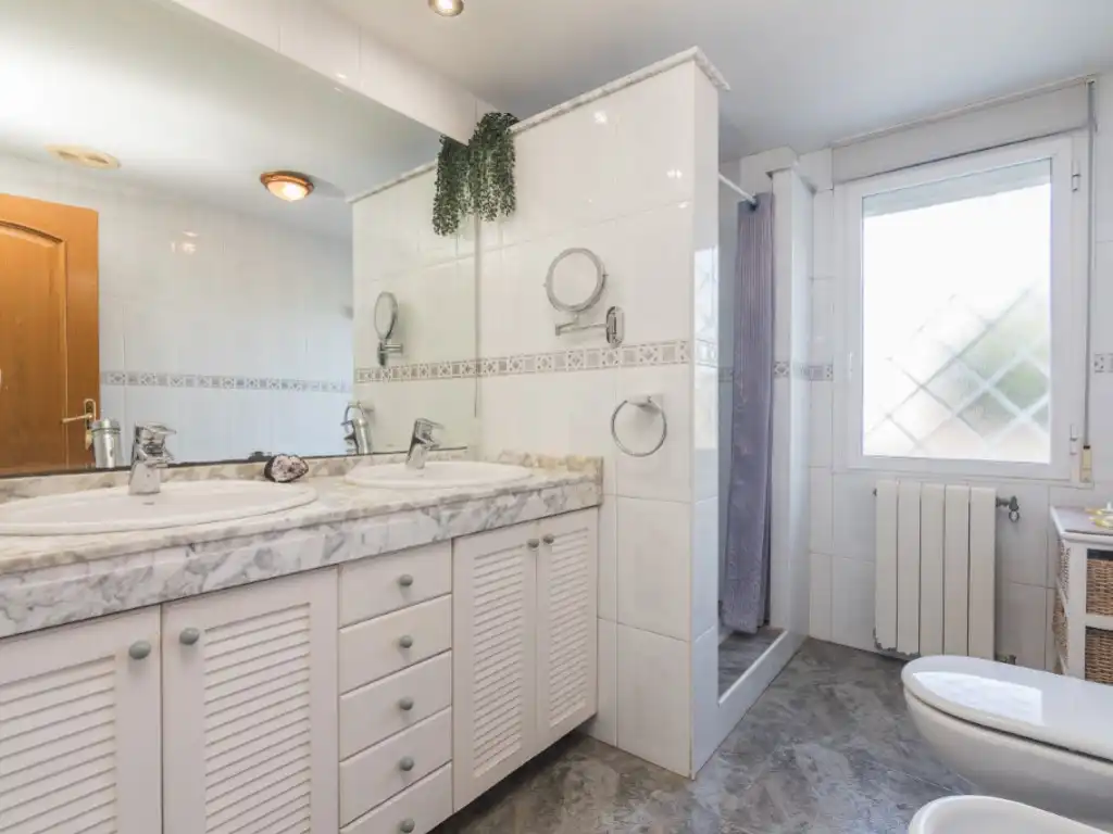 Bathroom of Houses for sale in Elche / Elx  with Air Conditioner, Private garden and Terrace