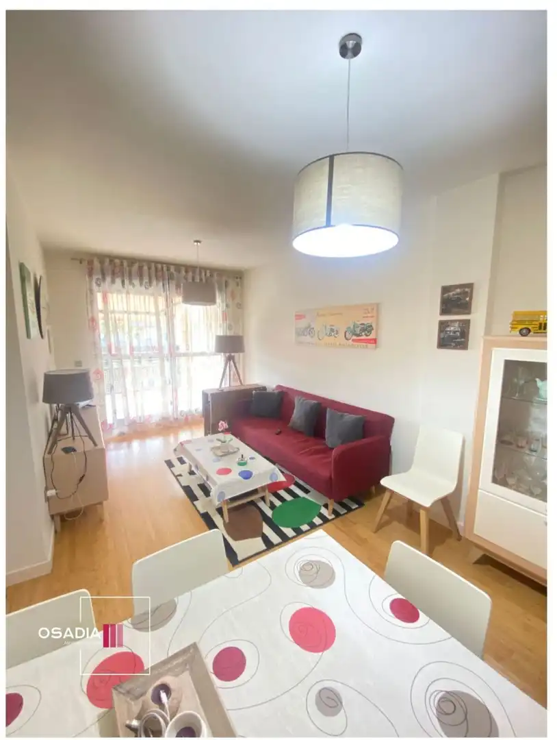 Sala d'estar de Pis en venda en Granada amb Jardí privat, Traster i Piscina comunitària