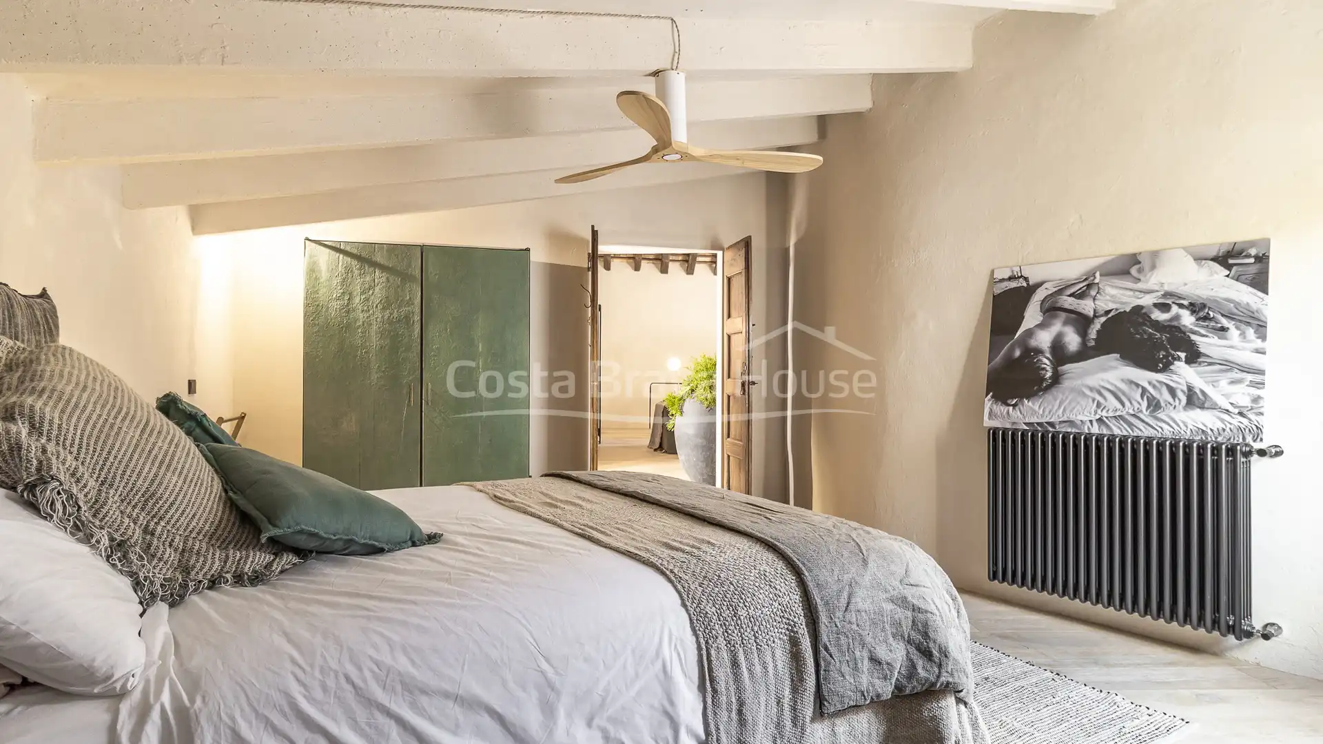 Schlafzimmer von Country house zum Verkauf in Ventalló mit Klimaanlage, Heizung und Privatgarten