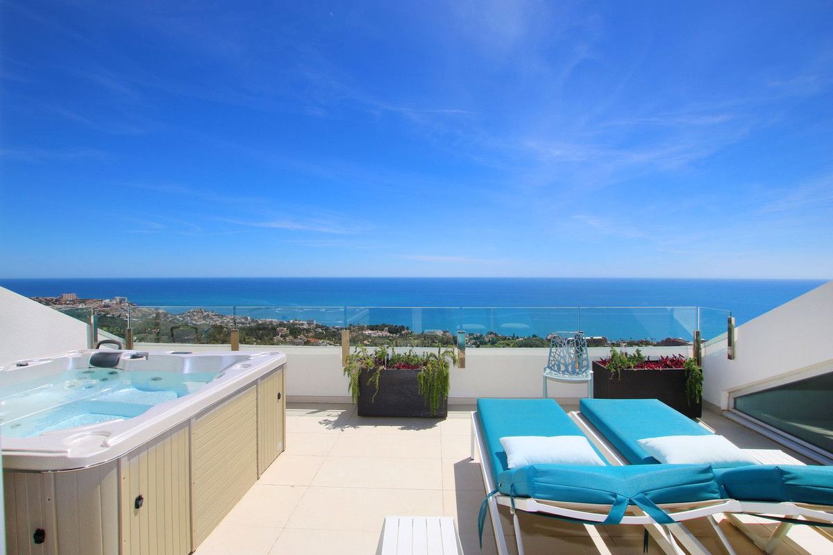 Terrace of Attic for sale in Benalmádena  with Air Conditioner, Heating and Terrace