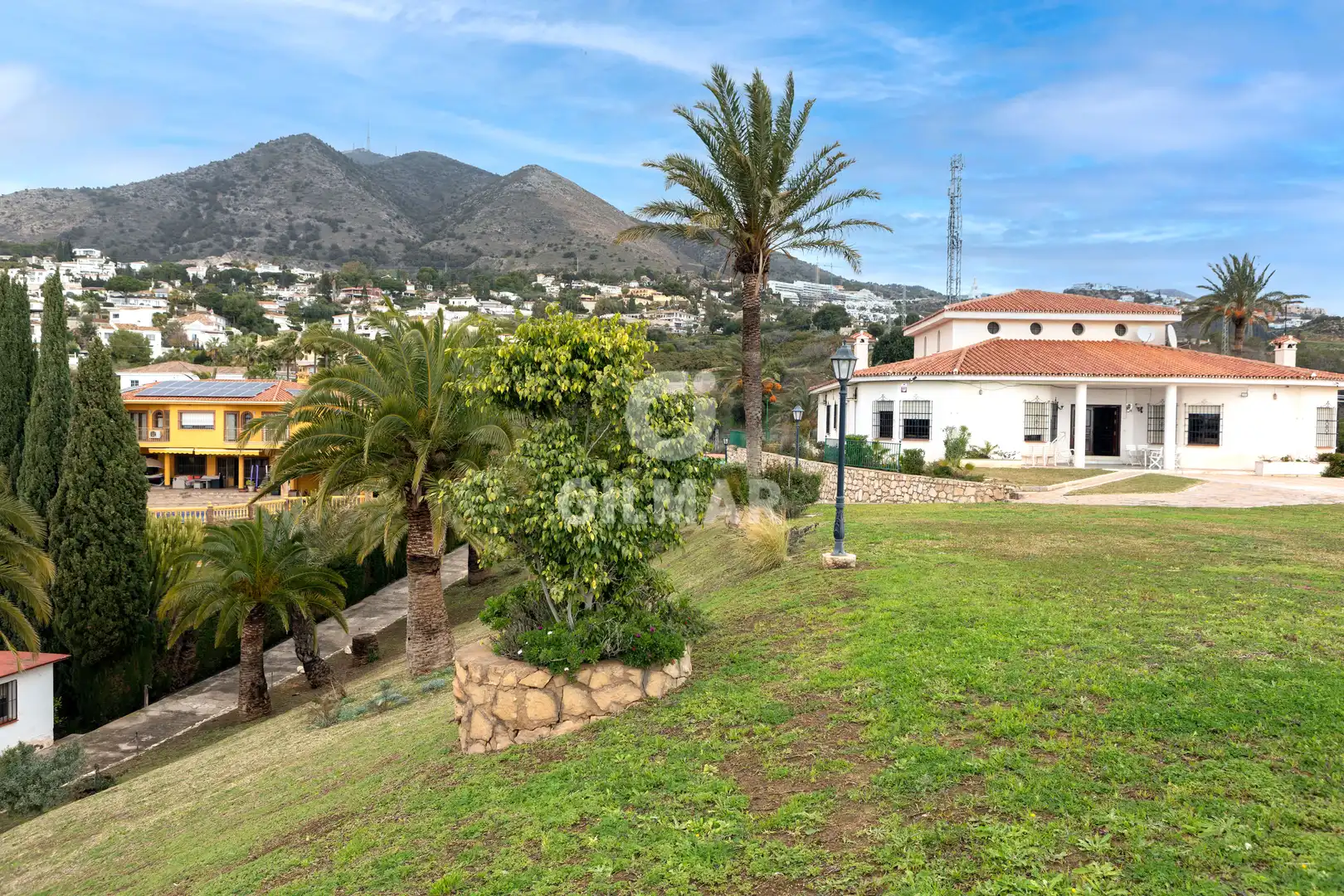Vista exterior de Casa o chalet en venta en Benalmádena con Jardín privado y Piscina