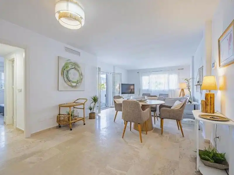 Sala d'estar de Planta baixa de lloguer en Marbella amb Aire condicionat, Calefacció i Terrassa