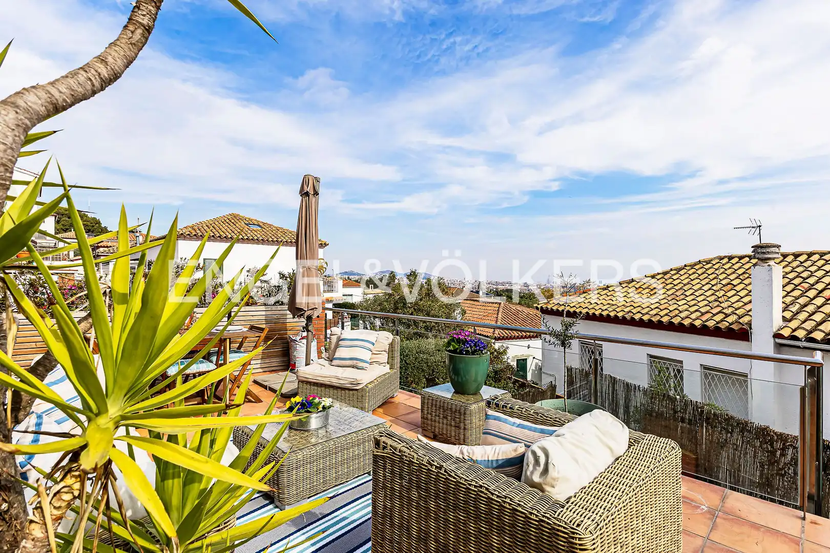 Terrassa de Casa adosada en venda en Barcelona amb Aire condicionat, Calefacció i Jardí privat