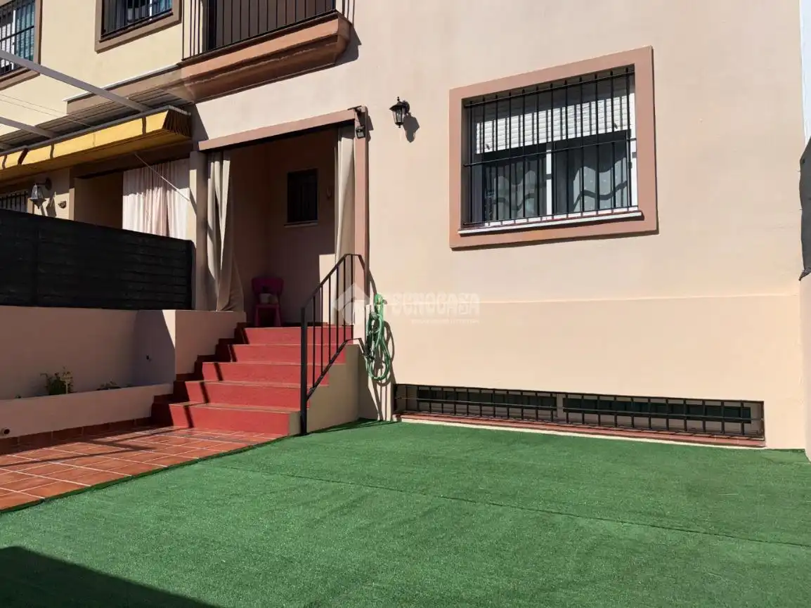 Exterior view of Detached homes for sale in La Algaba  with Air Conditioner, Private garden and Terrace