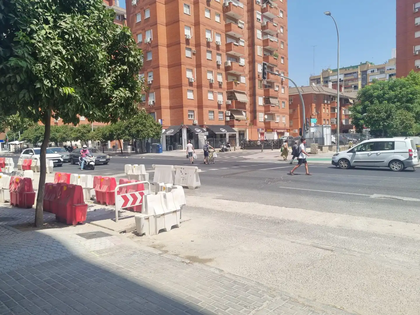Vista exterior de Garatge de lloguer en San Pablo - Santa Justa