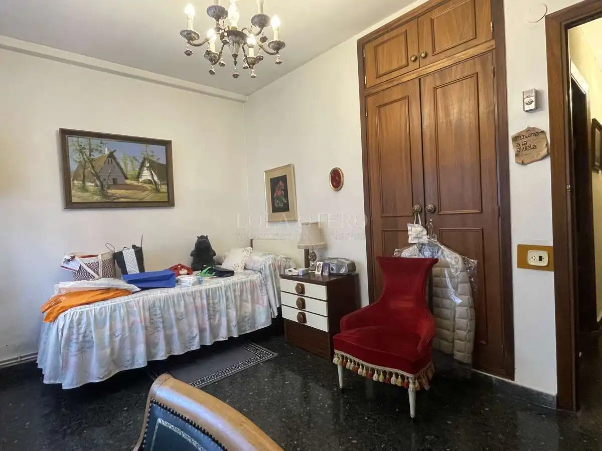 Flat for sale in Valencia  with Air Conditioner, Heating and Balcony
