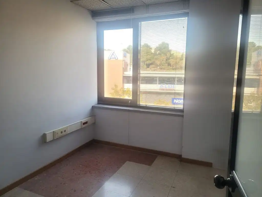 Büro zur Miete in Esplugues de Llobregat