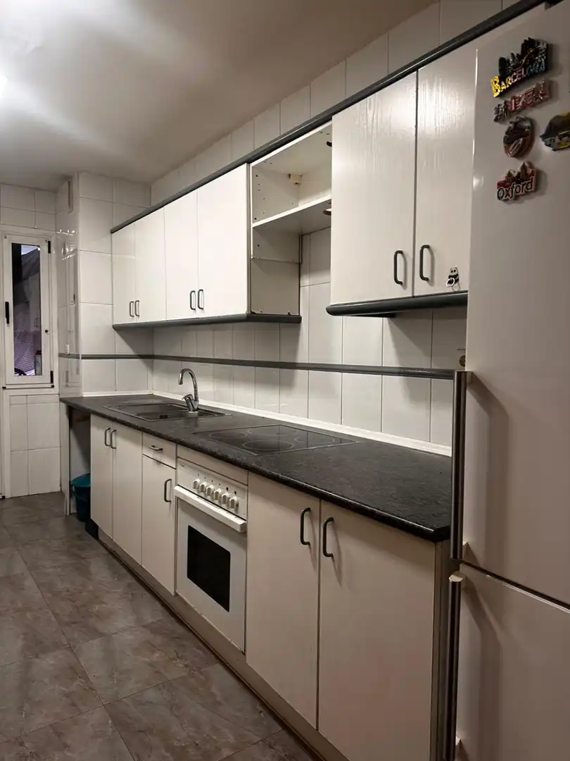 Cocina de Piso en venta en Oviedo  con Calefacción, Parquet y Trastero