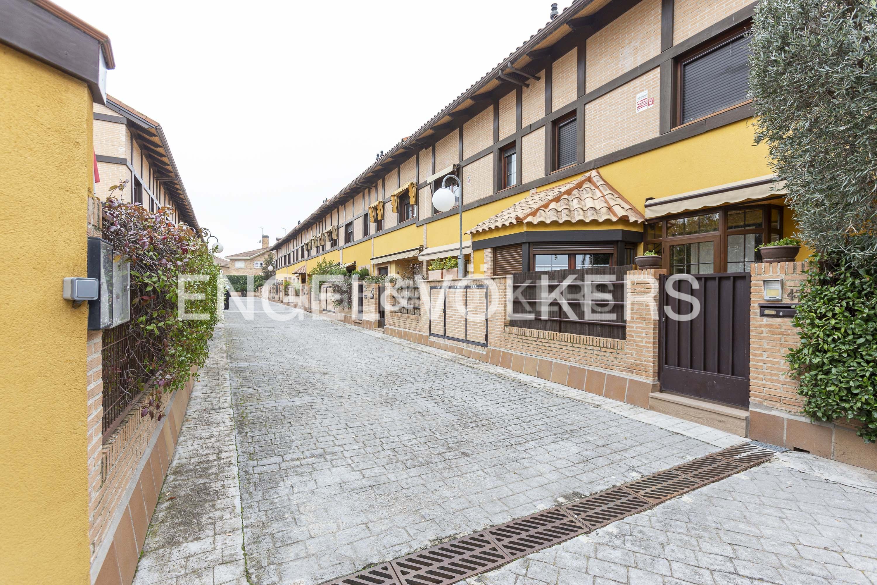 Vista exterior de Casa o chalet en venta en Boadilla del Monte con Aire acondicionado, Calefacción y Jardín privado