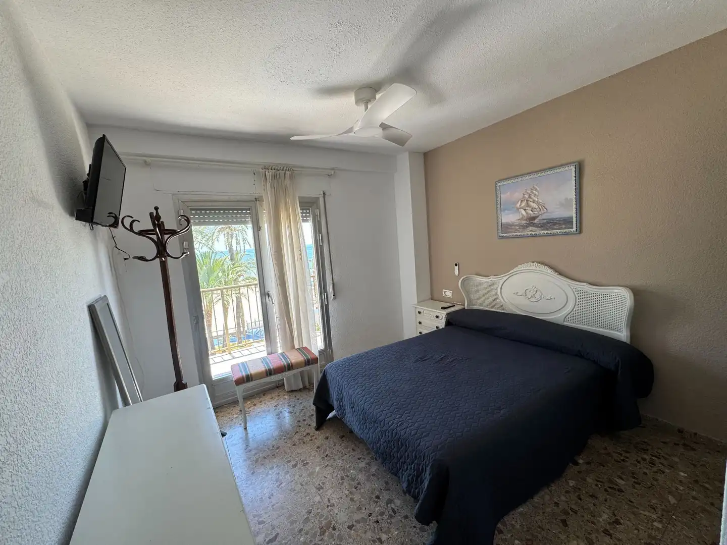 Habitación de Piso de alquiler en Benidorm con Aire acondicionado, Terraza y Amueblado