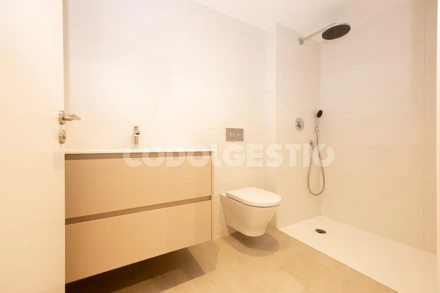 Bathroom of Flat for sale in Vic  with Terrace