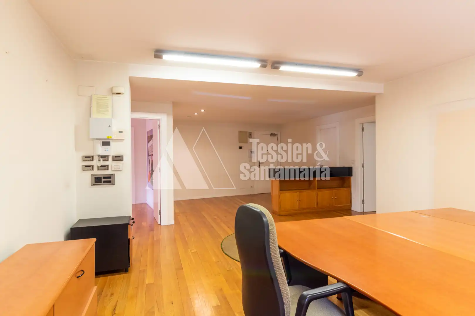 Büro zur Miete in Gijón  mit Heizung und Möbliert