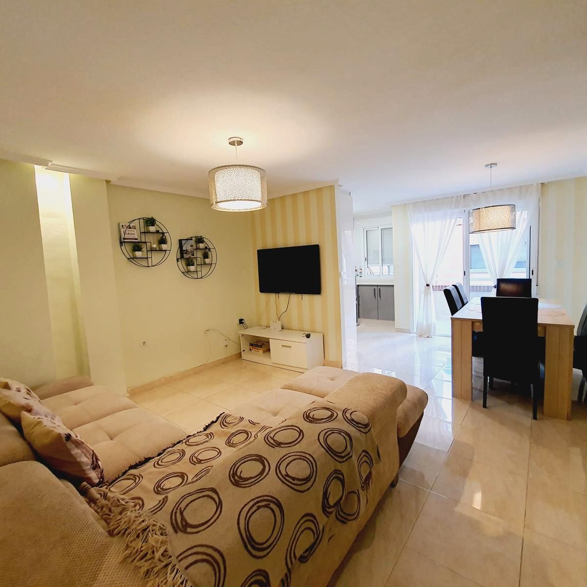 Living room of Flat for sale in Torrevieja  with Air Conditioner, Terrace and Furnished