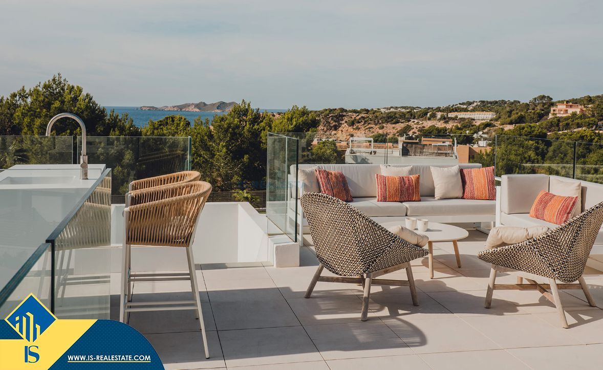 Terrassa de Casa o xalet en venda en Sant Josep de sa Talaia amb Terrassa, Moblat i Piscina comunitària