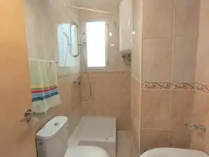 Baño de Piso en venta en Valencia con Aire acondicionado, Horno y Balcón