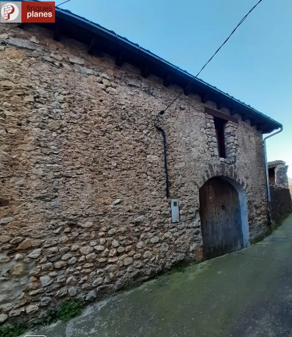 Vista exterior de Casa o chalet en venta en Cabó con Calefacción y Jardín privado