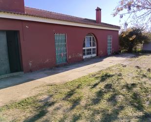 Vista exterior de Finca rústica en venda en Pilas amb Piscina