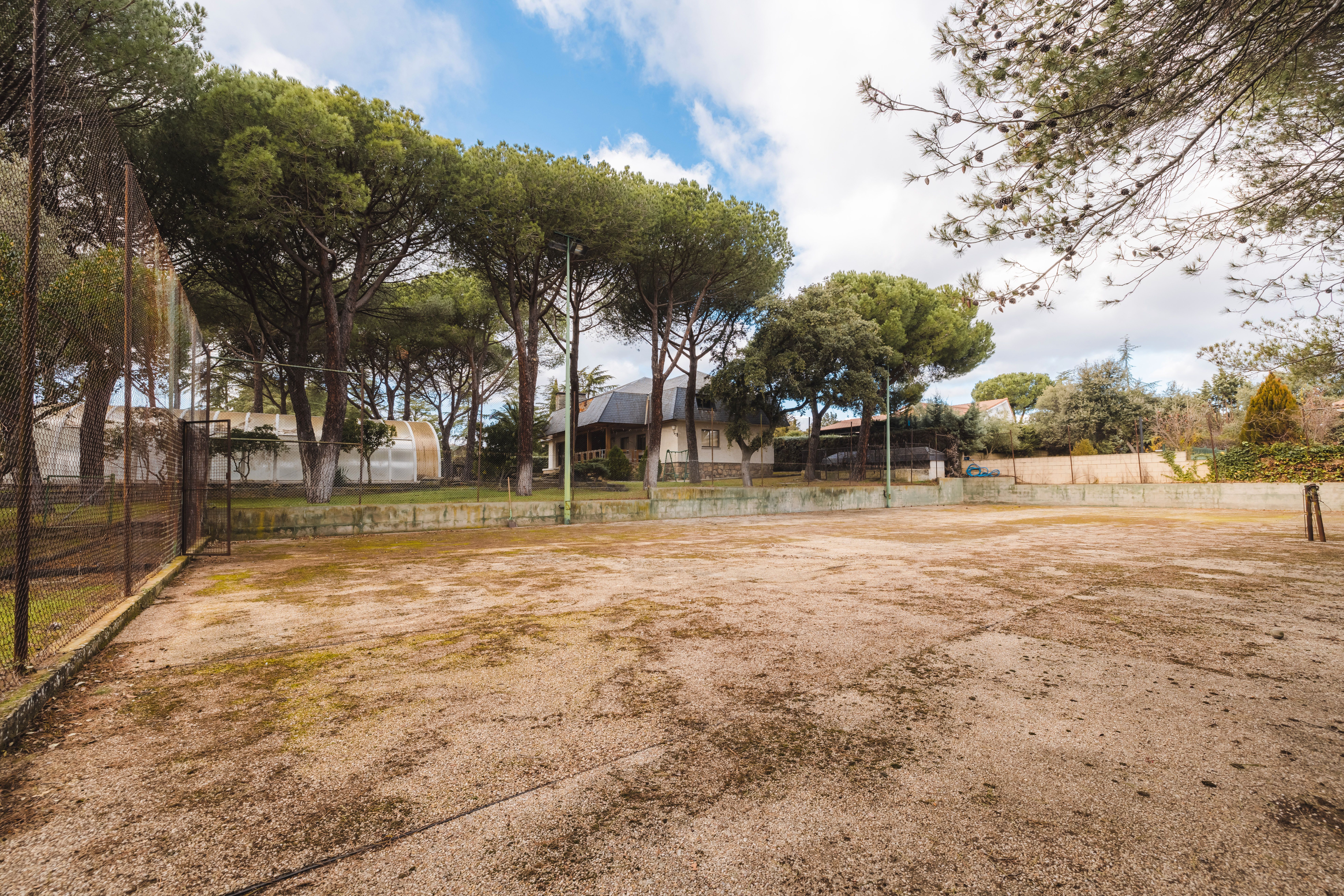 Casa o xalet en venda en Valdemorillo amb Calefacció, Jardí privat i Piscina