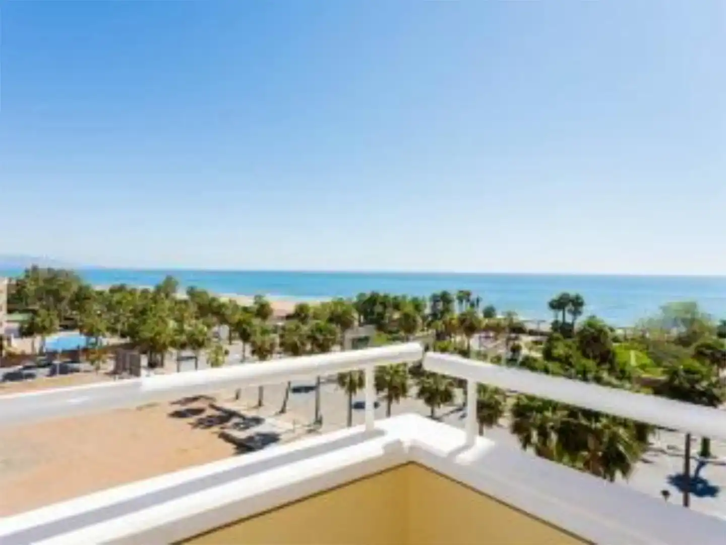 Terrasse von Wohnungen zur Miete in Oropesa del Mar / Orpesa mit Klimaanlage, Schwimmbad und Balkon