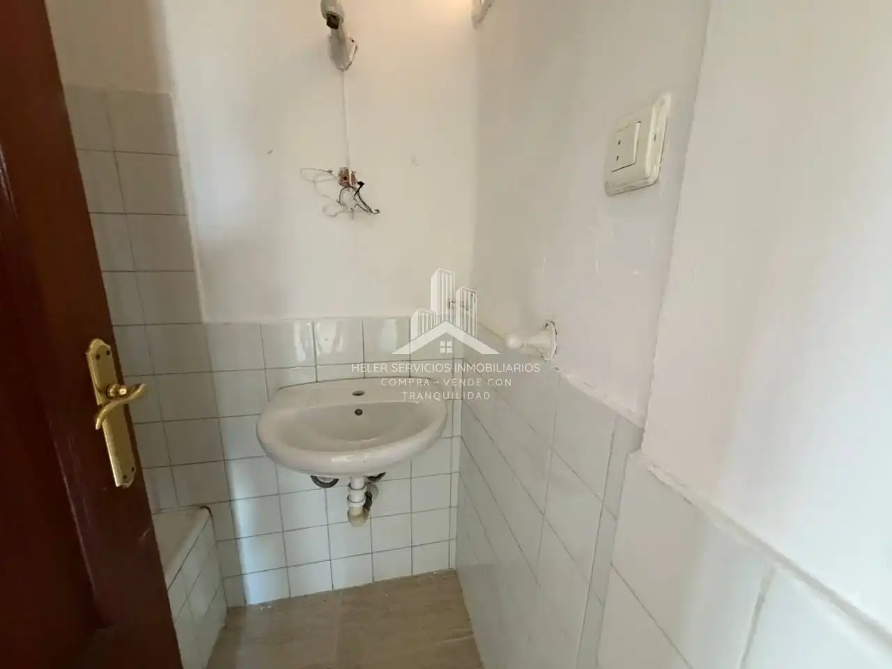 Badezimmer von Wohnung zum Verkauf in Castellón de la Plana / Castelló de la Plana mit Balkon