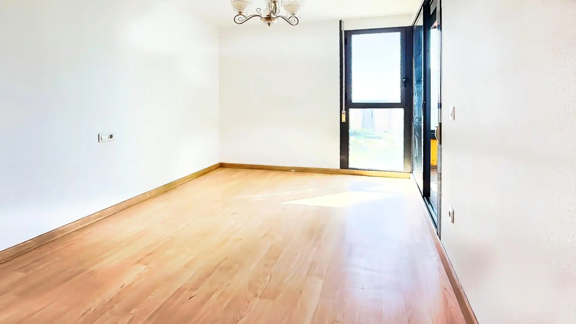 Sala d'estar de Pis en venda en Benidorm amb Aire condicionat, Jardí privat i Terrassa