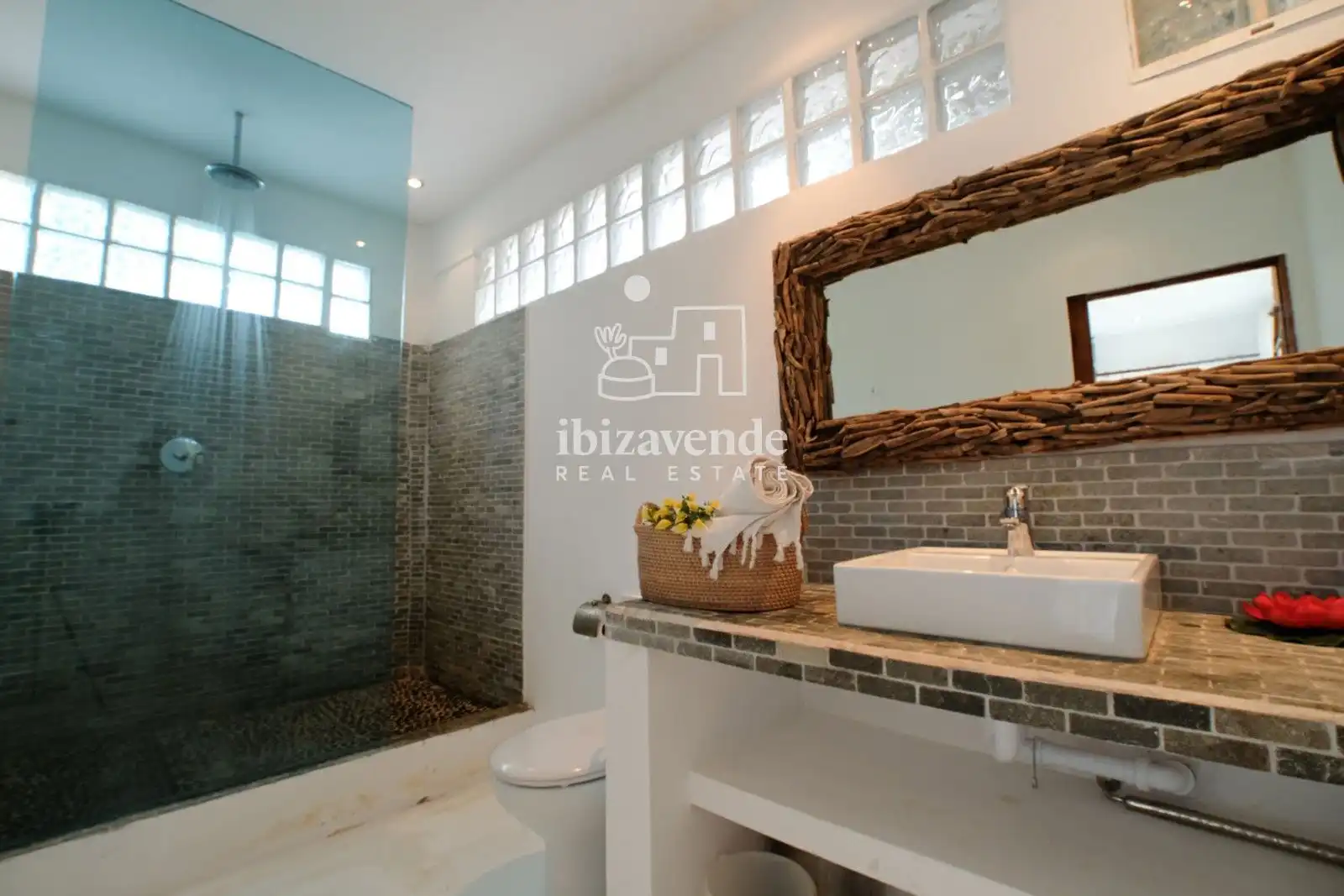 Bathroom of Houses for sale in Santa Eulària des Riu  with Air Conditioner, Private garden and Terrace