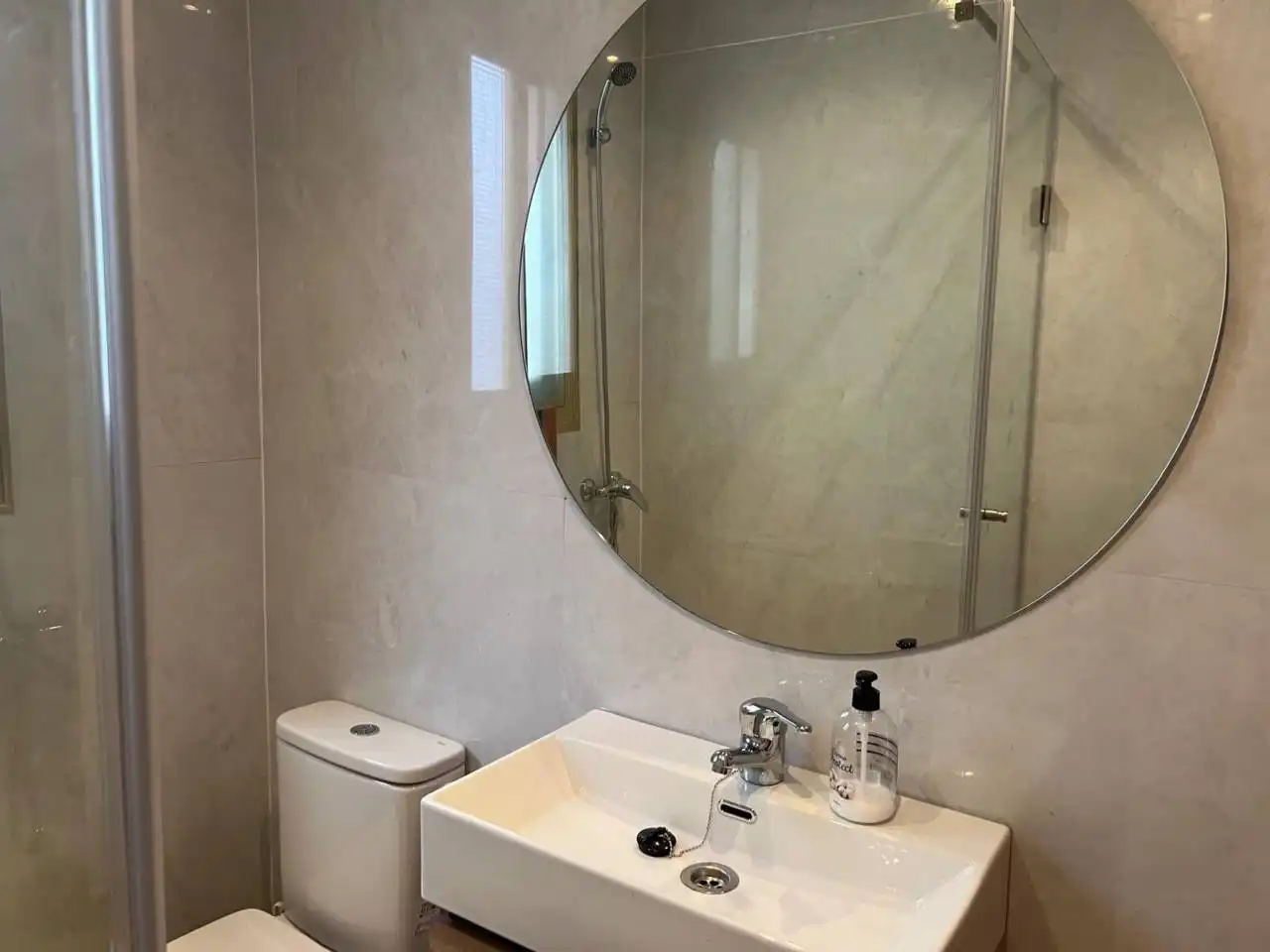Bathroom of Flat for rent in Toledo  with Heating and Furnished