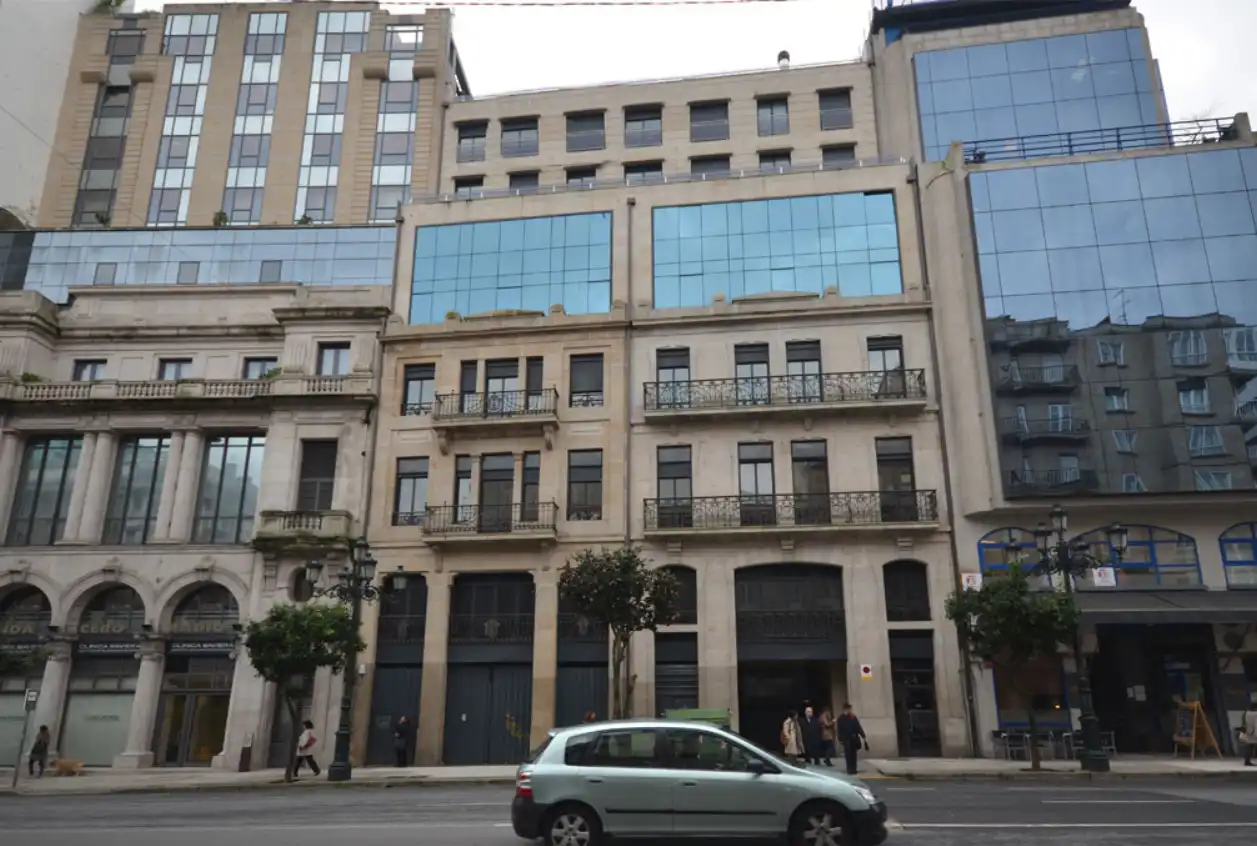Aparcament de lloguer a Rúa de García Barbón 24