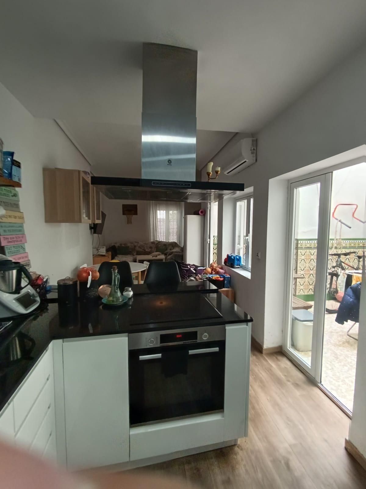Cuina de Casa adosada en venda en  Córdoba Capital amb Aire condicionat, Calefacció i Terrassa