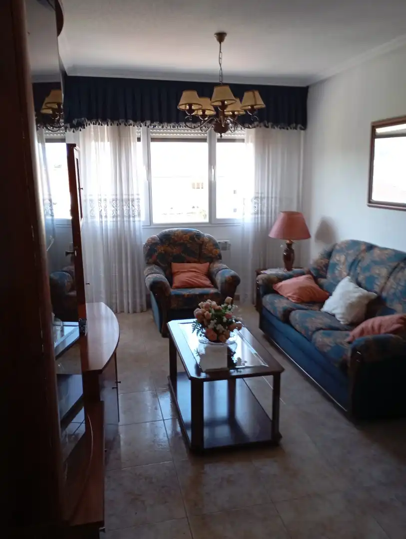 Sala de estar de Piso en venta en Meruelo con Calefacción, Terraza y Amueblado