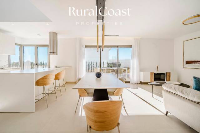 Casa-chalet en Venta en Praga en Golf Bahía