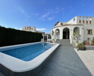 Vista exterior de Casa o xalet en venda en Orihuela amb Calefacció, Terrassa i Traster