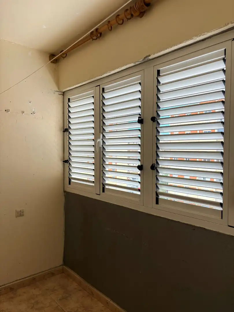 Vista exterior de Piso en venta en Las Palmas de Gran Canaria con Balcón