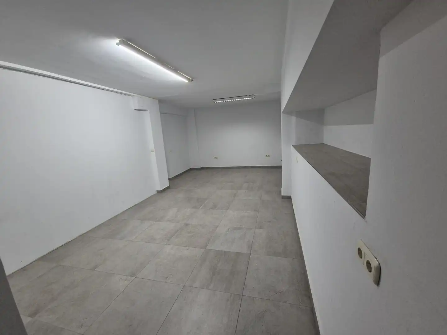 Local comercial en venda a Calle Tesifonte Gallego 24, imagen 3